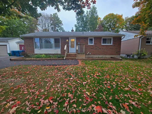50 Elmer Ave #B, Orillia, ON L3V 2S7