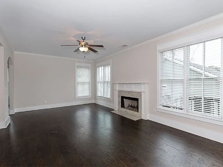 2033 Cherokee Dr — Photo 10