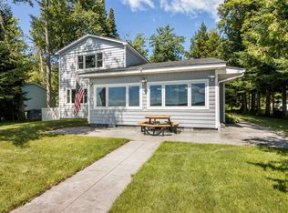 14455 Birch Pointe Dr, Kewadin, MI 49648
