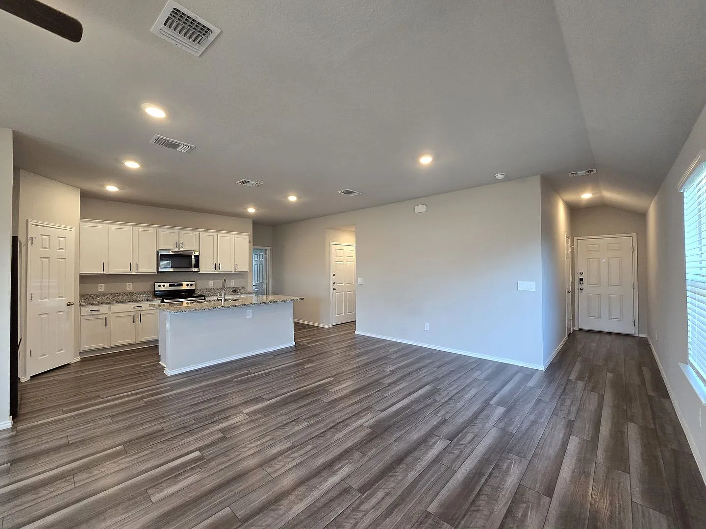 2306 Aylesbury Dr, Copperas Cove, TX — Photo 3