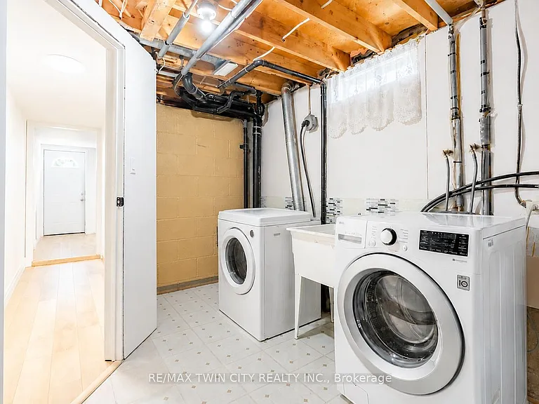 53 Broken Oak Cres #BASEMENT — Photo 10