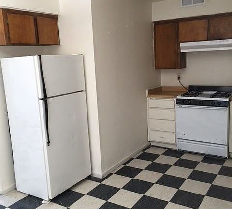 4th image of 482 N Glenn Ave APT 201
