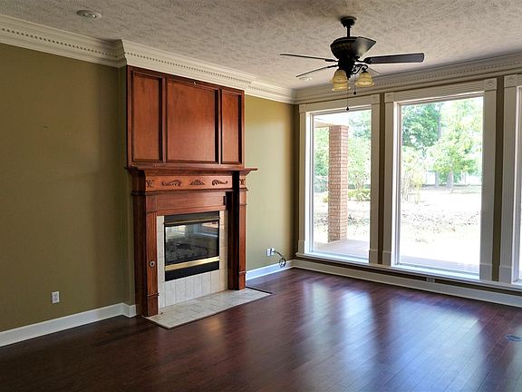 4th image of 5907 Winchester Dr