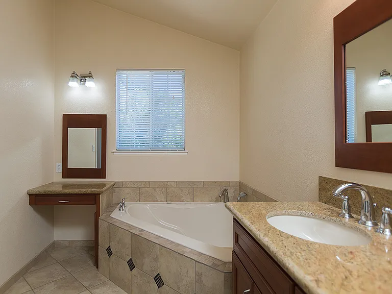 1348 Fountain Springs Cir — Photo 9