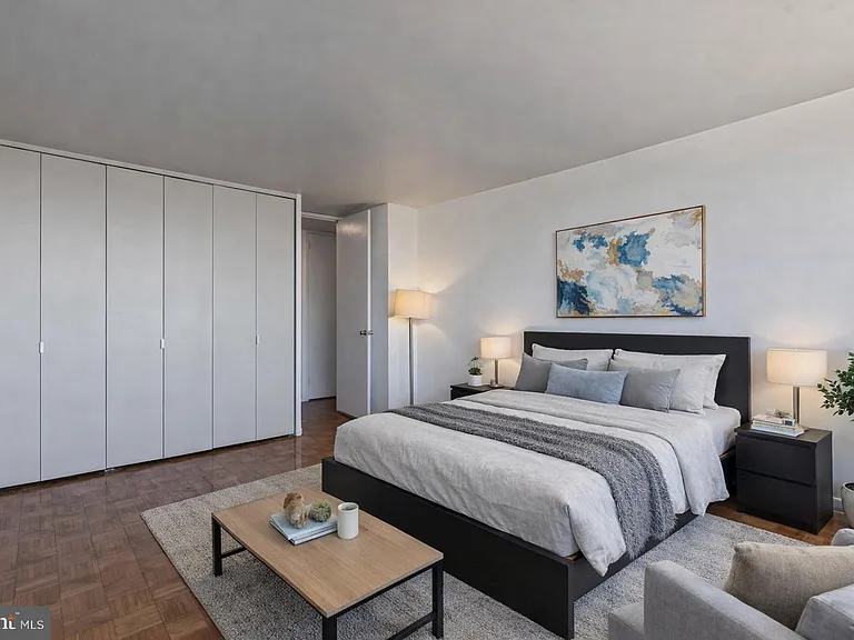 4000 N Charles St #905 — Photo 4