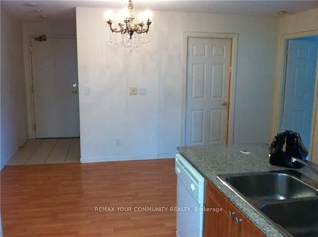 5940 Yonge St #312 — Photo 5