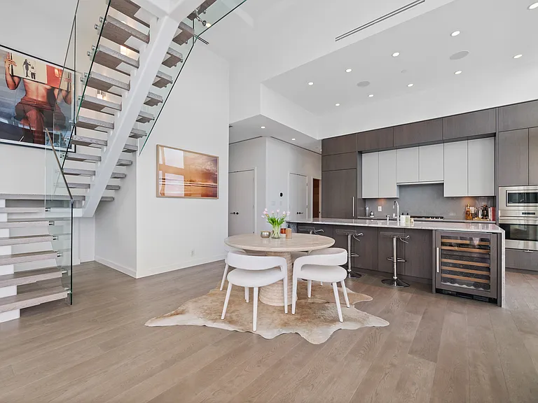 125 E 14th St #2403 — Photo 18