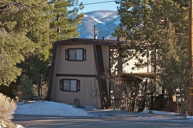 1st image of 764 Panamint Mountain Dr