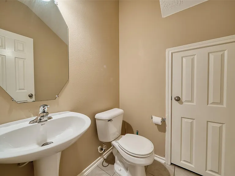 2831 Hackamore Hollow Ln — Photo 15