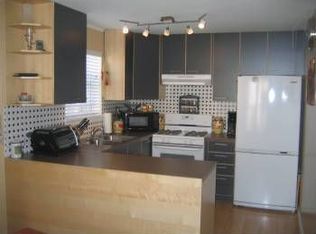 1100 Stratford Ct APT B, Elgin, IL 60120