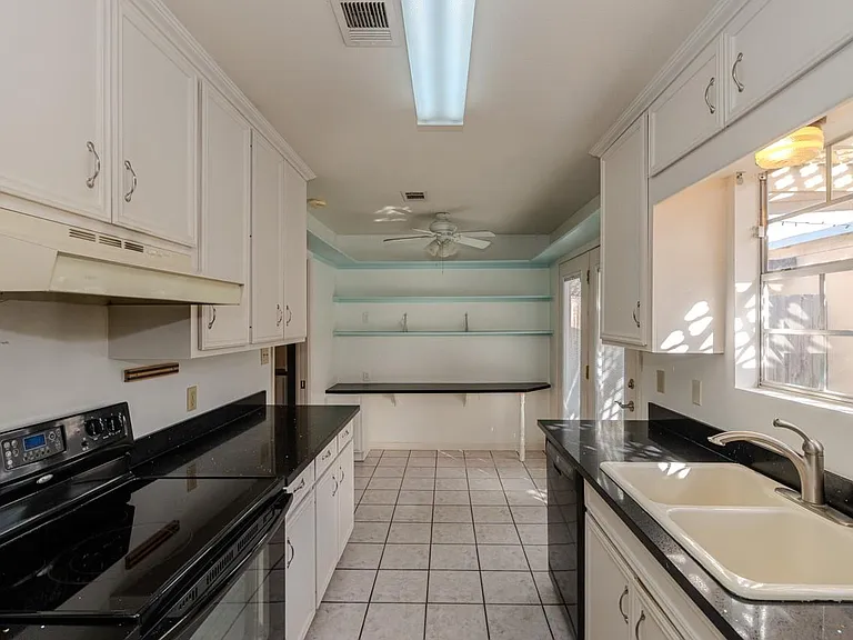 5975 Meadow Way — Photo 8