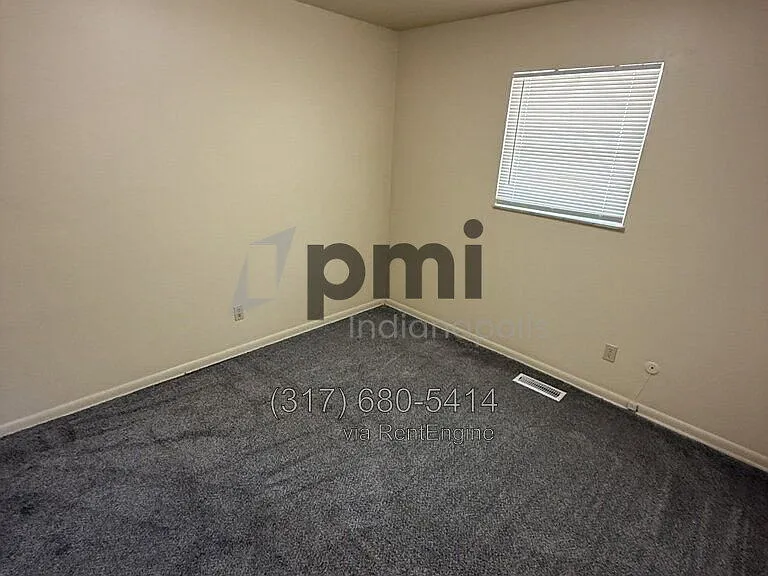 228 S Green St #B — Photo 9