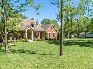 7916 S Old Palmyra Rd, Pekin, IN 47165