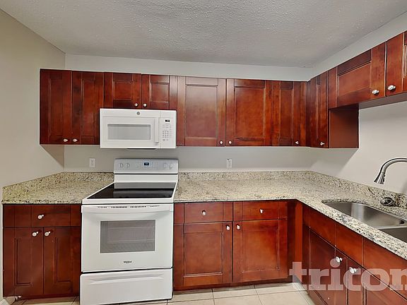 4th image of 7503 Leon Ave