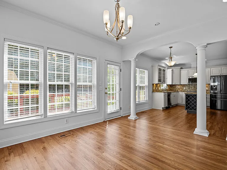 1325 Old Regent Dr — Photo 19