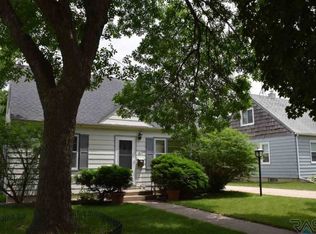 1624 S Frederick Dr, Sioux Falls, SD 57105