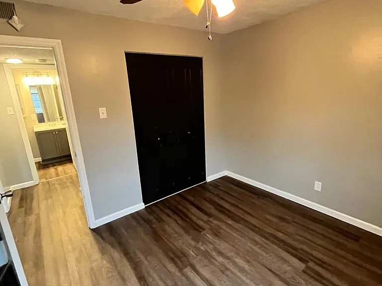 10080 Squire Meadows Dr #5 — Photo 7
