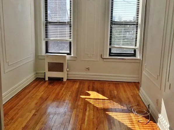 547 East 12th Street 5 image 2 of 8