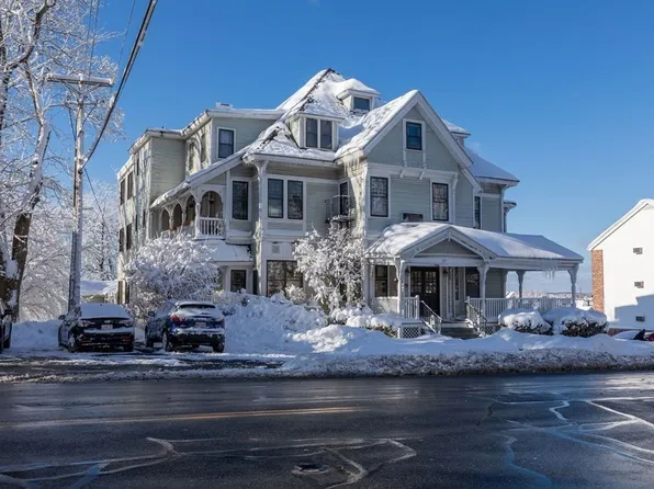 157 Nesmith St APT 16, Lowell, MA 01852