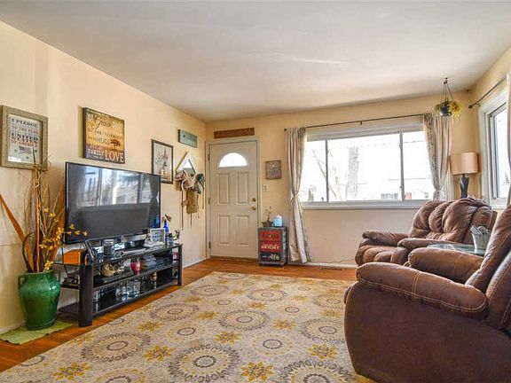 2nd image of 5133 Worchester Dr
