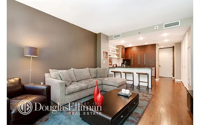 Rented by Douglas Elliman | media 24