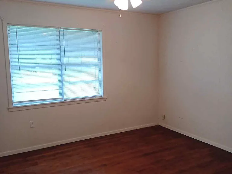 227 Houston St — Photo 7