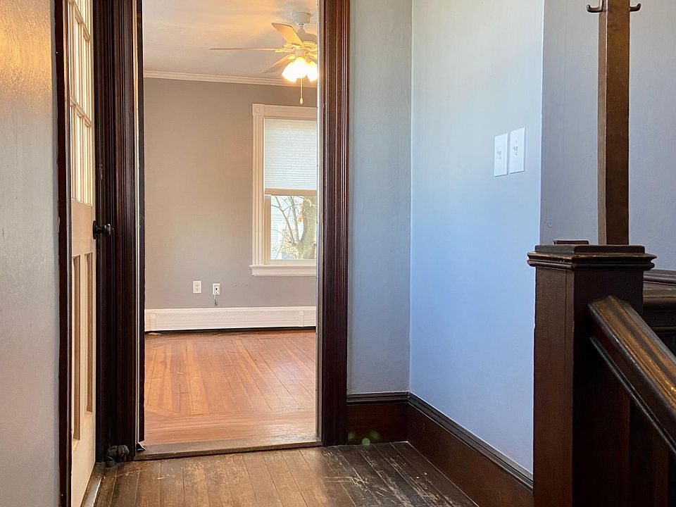 Private Entry Hall