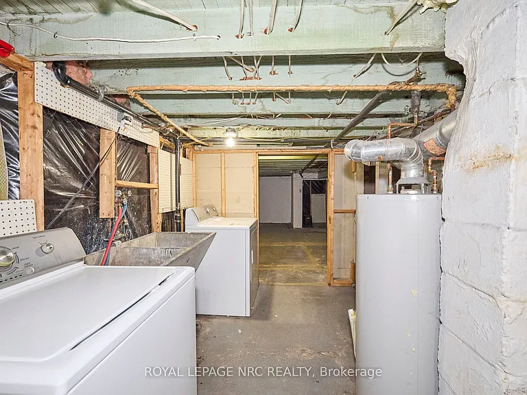4592 6th Ave — Photo 31