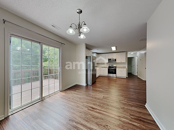 5th image of 211 Calla Lilly Ln