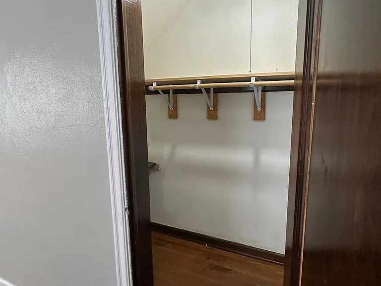 1520 W Jackson St — Photo 5