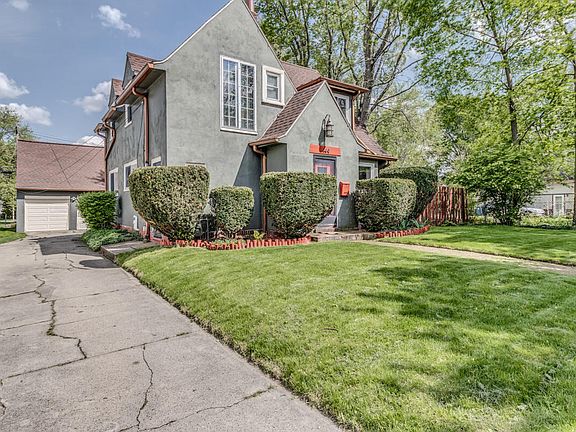 2nd image of 144 Orchard Ave