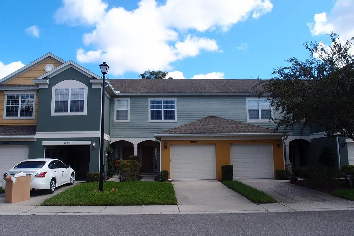 2 bed, 2.5 bath, 1555 sqft, $1,995 — Photo 1