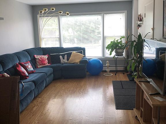 5th image of 5653 W Windsor Ave #1
