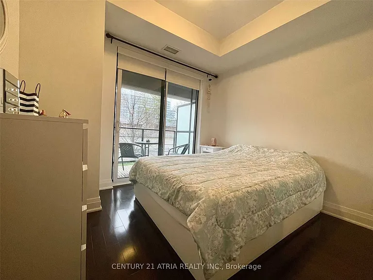 21 Clairtrell Rd #201 — Photo 8
