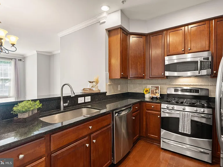 242 N Summit Ave #21 — Photo 20