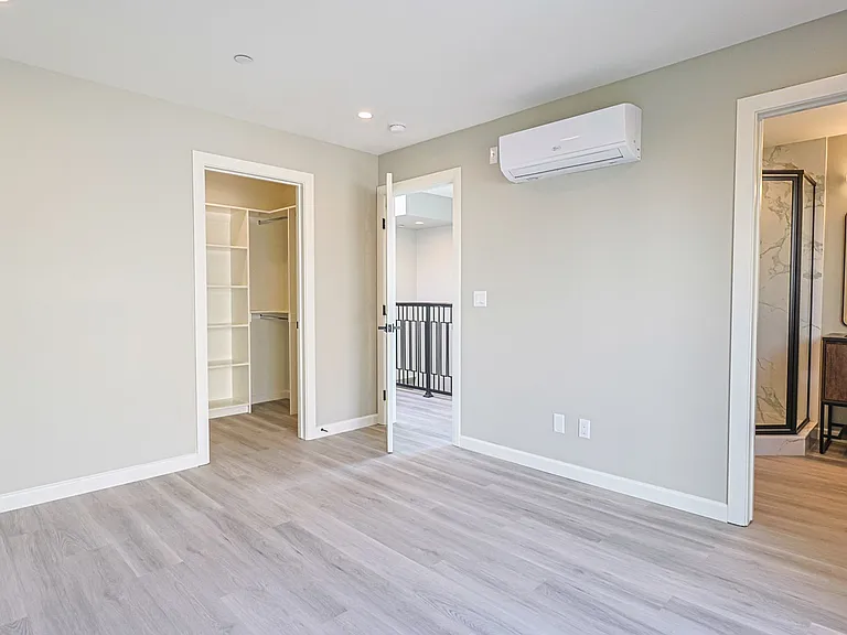 5261 Harmony Ave — Photo 35