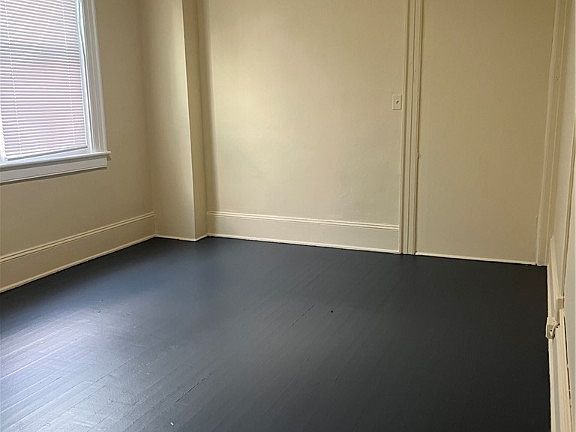 5th image of 1431 Oakdale Ave APT B