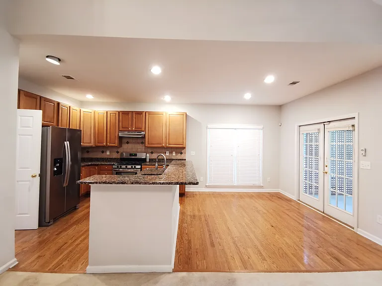 715 Morning Creek Ln — Photo 10