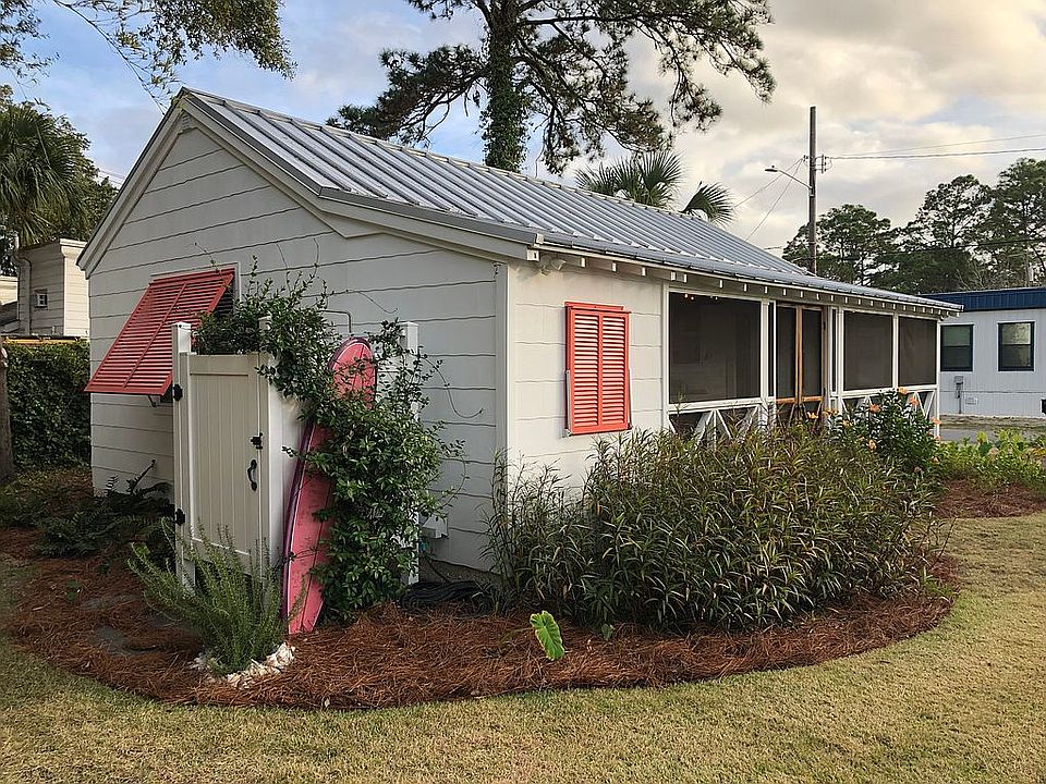 2nd image of 204 8th St