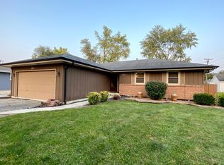 20 S Reedwood Dr, Joliet, IL 60436