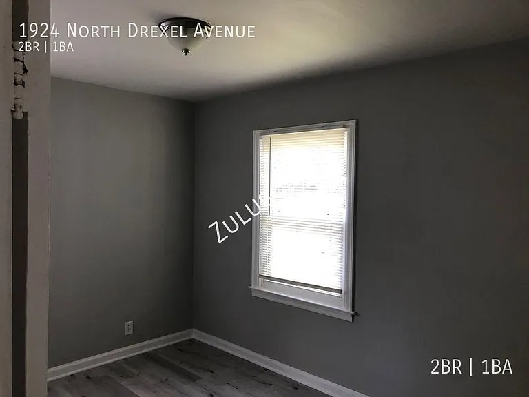 1924 N Drexel Ave — Photo 6