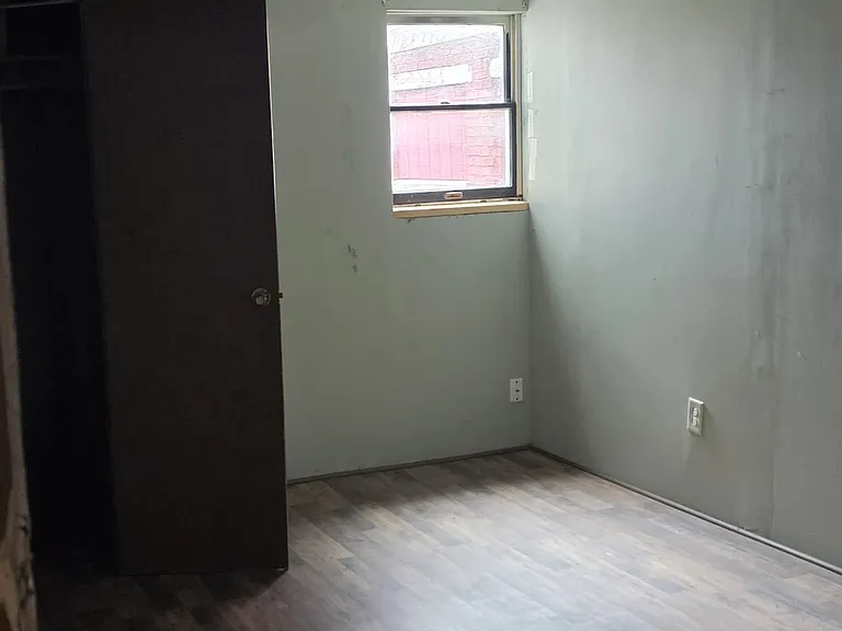 236 S Oak St #1 — Photo 7
