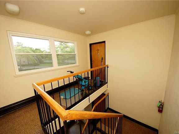 3rd image of 3 Barnett Dr Unit 4B
