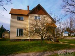 712 Spruce St, Negaunee, MI 49866
