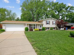 817 Mid Rivers Mall Dr, Saint Peters, MO 63376