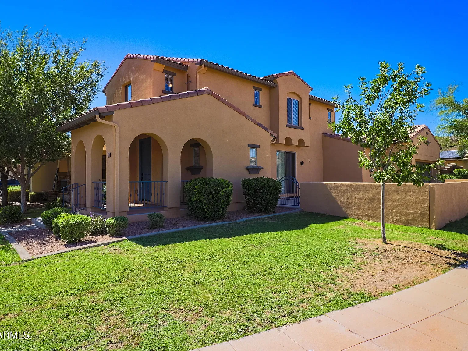 3 bed, 2.5 bath, 1612 sqft, $2,300 — Photo 3