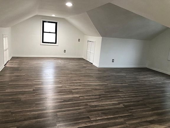3rd image of 64 Sherwood Ave