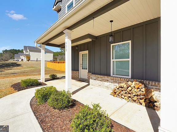 2nd image of 632 Sutton Rd