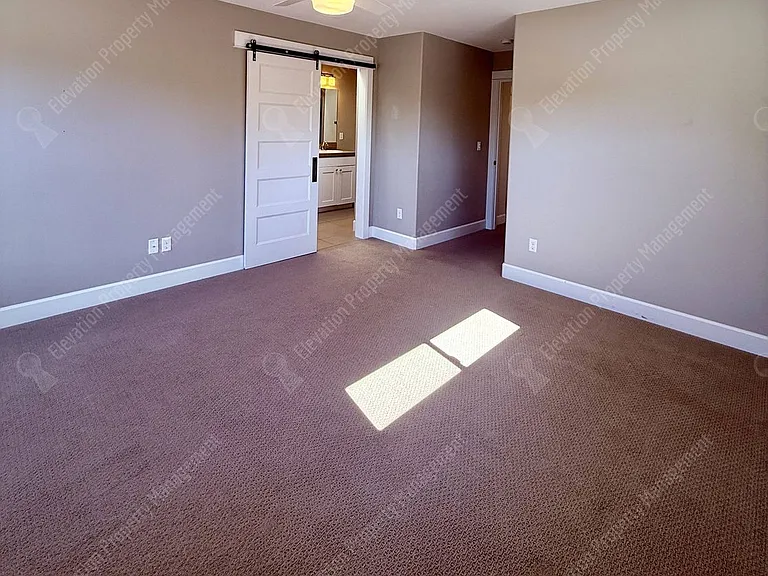 790 NE Isabella Ln — Photo 15