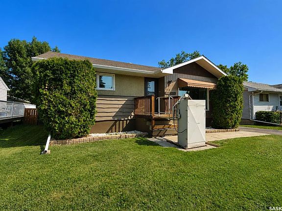 3rd image of 340 28th STREET E